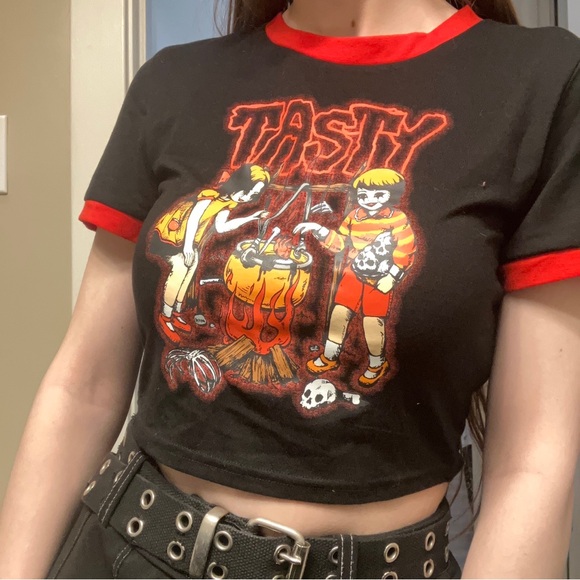 NEW GOTH GRUNGE 'TASTY' PUMPKIN
CARVING HORROR RINGER TEE - Picture 2 of 11